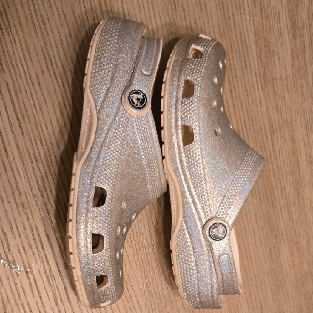 CROCS Glittery Silver Sandals - Picture 4 of 6